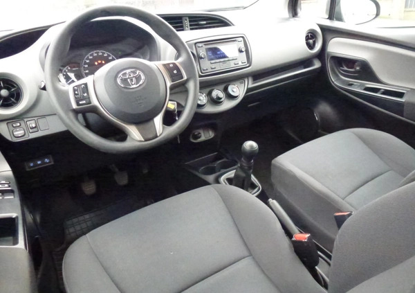 Toyota Yaris cena 39950 przebieg: 127900, rok produkcji 2019 z Kalisz małe 106